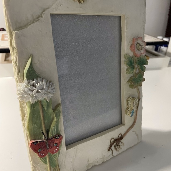 5” X 7” Cream & Floral Picture Frame - Picture 3 of 6
